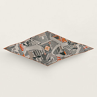 【25S 新作】HERMES｜Trousse Faubourg Corner GM Faubourg Corner case, large model | Hermès Mainland China